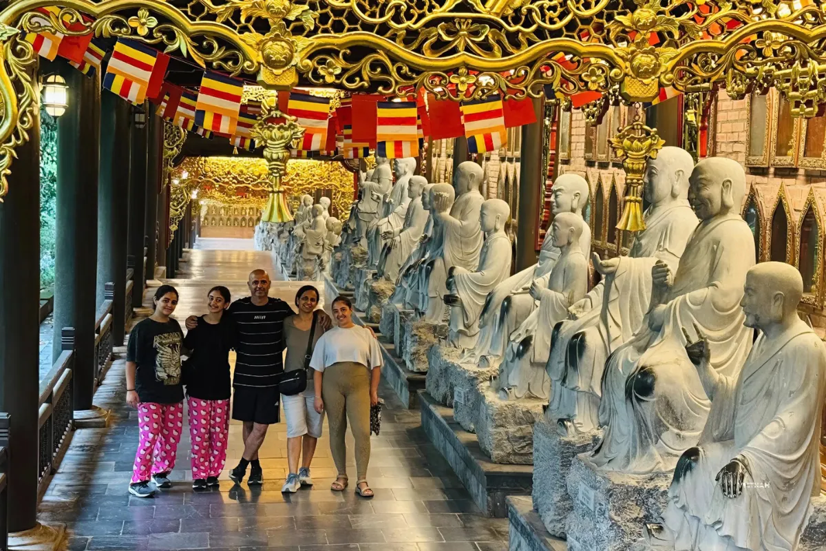 Tam Coc Discovery Tour | Explore Bai Dinh Pagoda | Mua CaveViewpoint Bai Dinh Pagoda one day tour with giant Buddha statues
