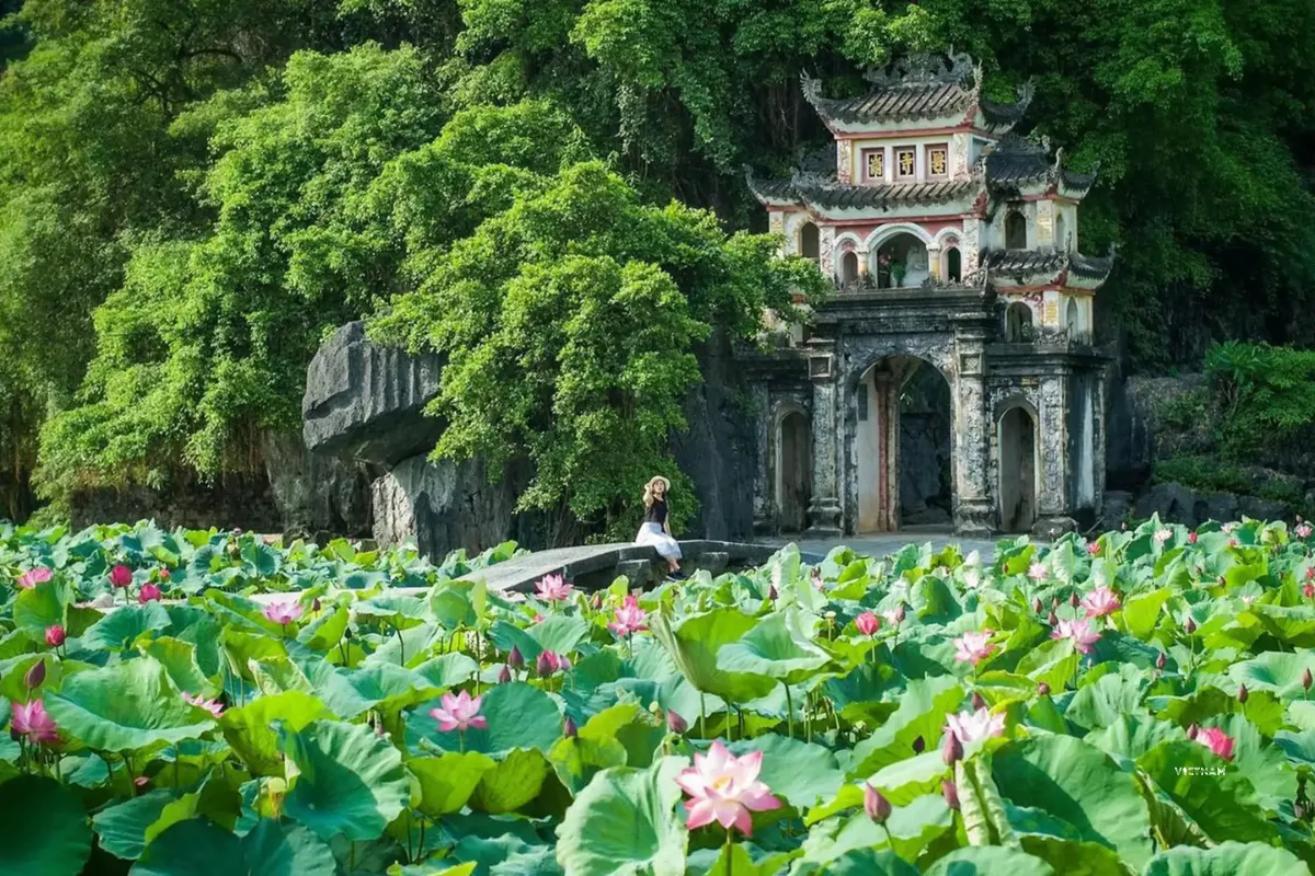Bich Dong Pagoda