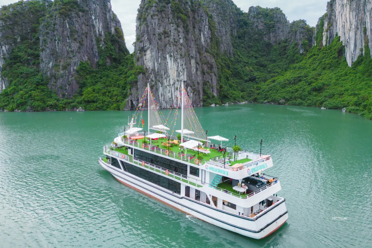 Halong Bay 1 day cruise tour from Hanoi capital