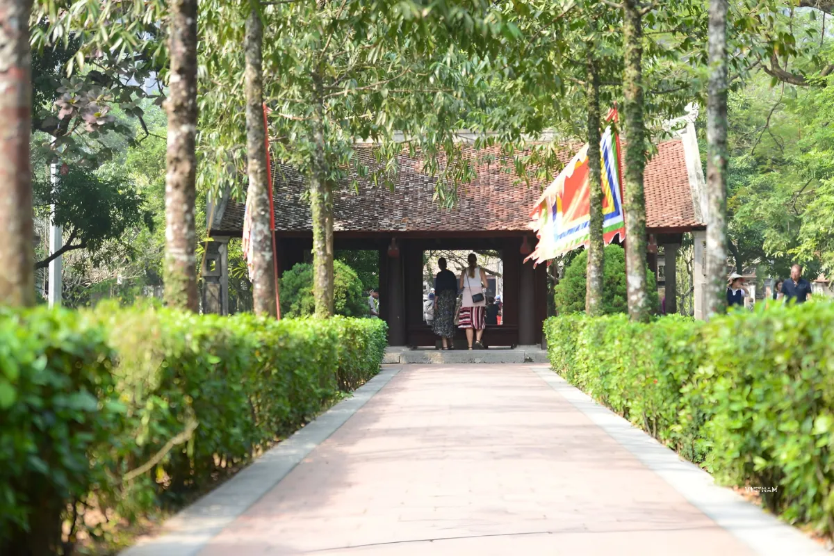 Best Tam Coc Day Tour | Explore Hoa Lu Citadel | Bich Dong Cave Pagoda King Le temple ancient wooden architecture in Hoa Lu
