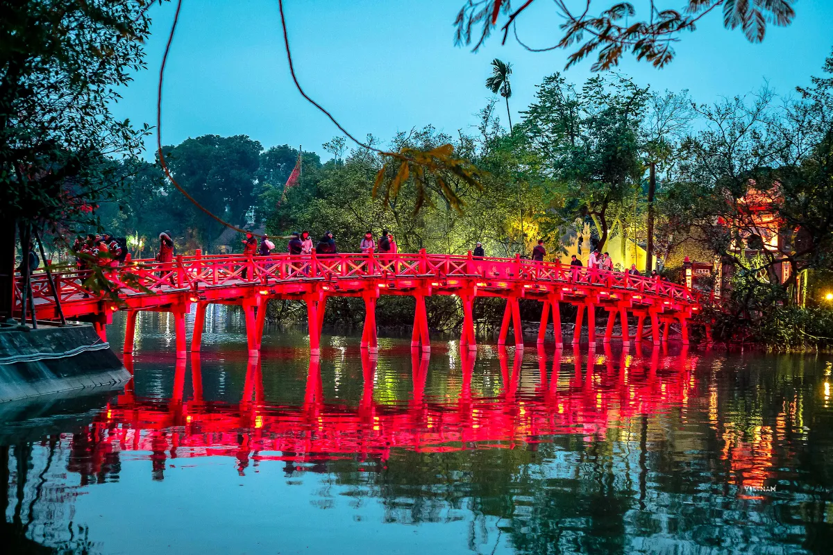 Ngoc Son Temple