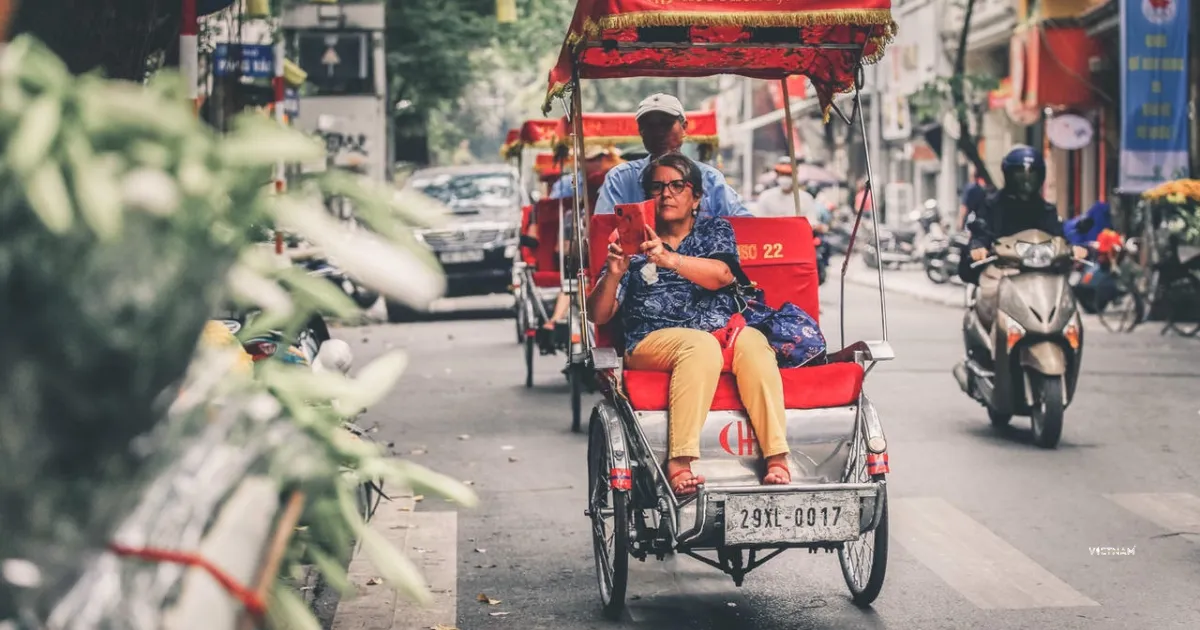 Private Hanoi city half day tour personalized itinerary