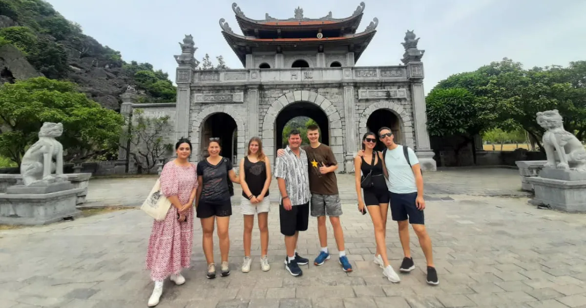 Vietnam group tours with experienced local tour guides