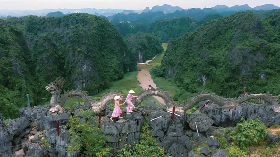 Vietnam Travel Guide illustrating how safe Vietnam is for tourists